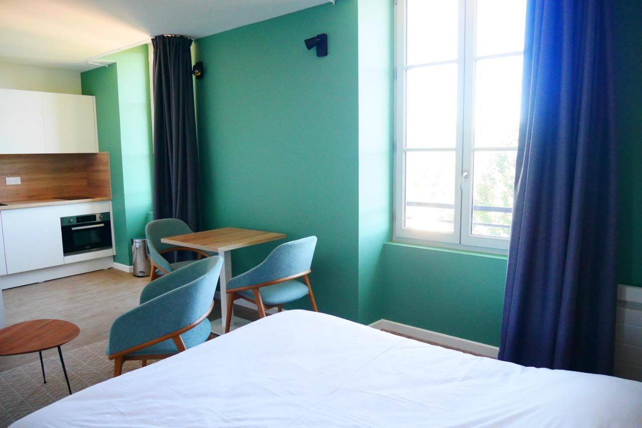 Premiere Pierre Appartement Verdelais Buitenkant foto