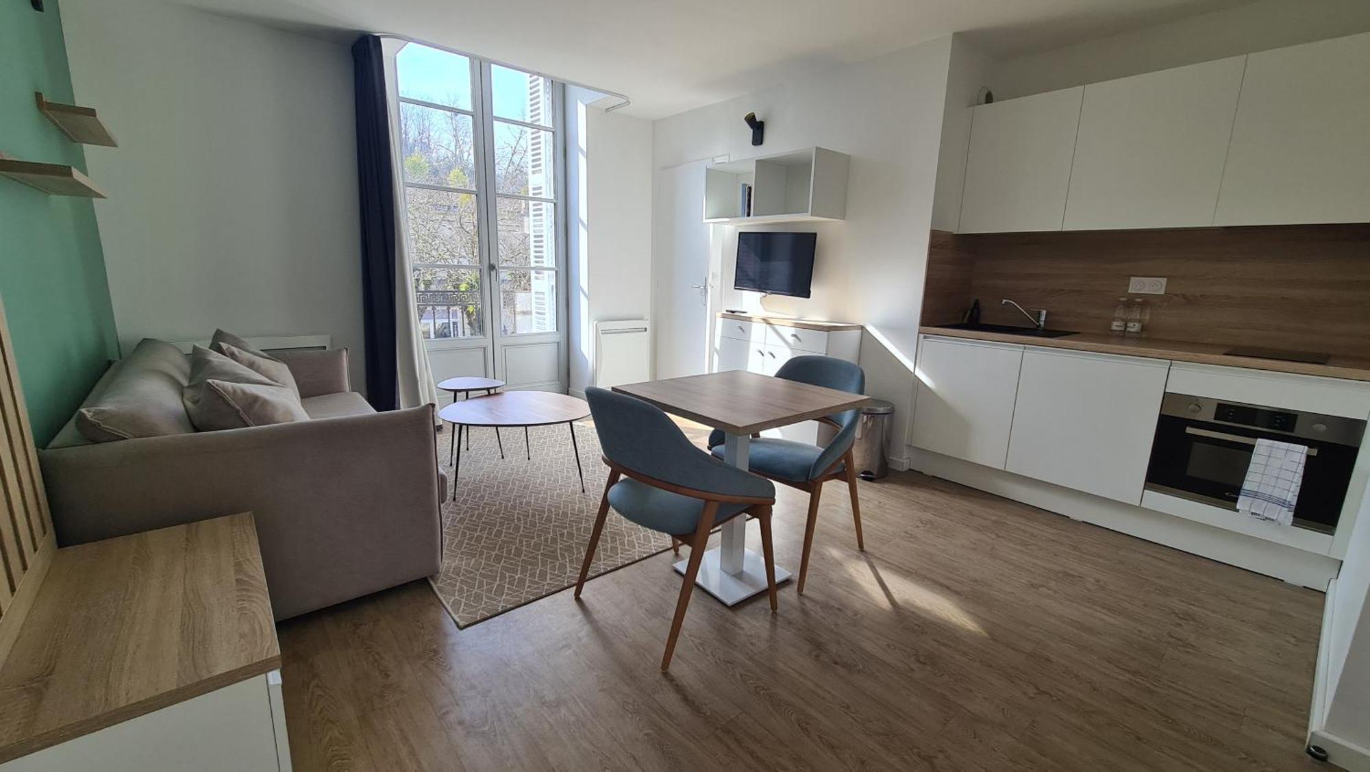 Premiere Pierre Appartement Verdelais Buitenkant foto